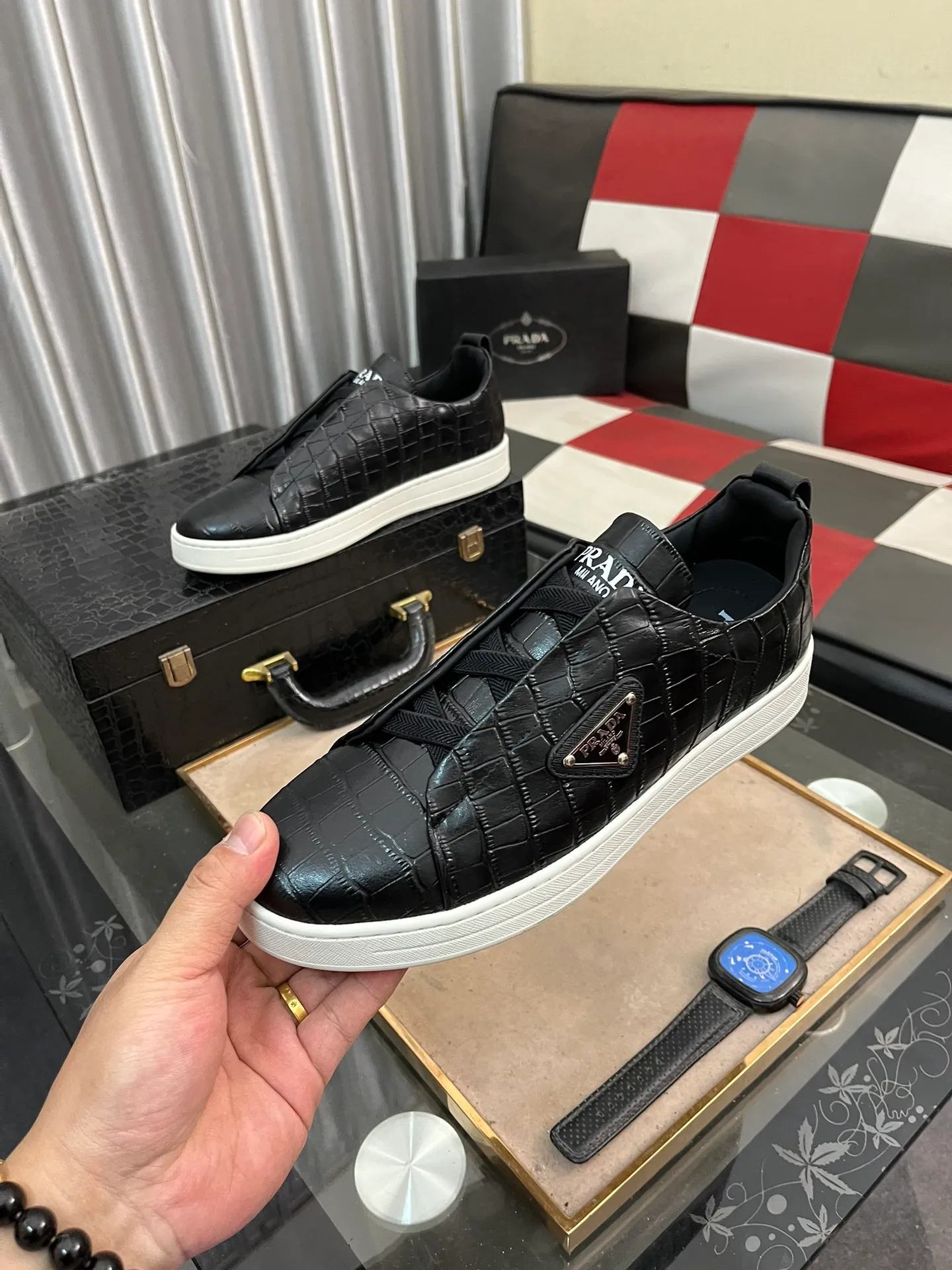 Men's shoes 💰540⌚️⌚️【PRADA】Prada - High-end quality casual sports shoes - Upper: calf leather shoe body with brand metal fasteners, - Inner lining: breathable leather lining - Outsole: ultra-light TPU foam·rubber; molded outsole -Super high quality control·Fine workmanship: highlighted (high-end·luxury·grade) -Size: 38-443️⃣Colors available
